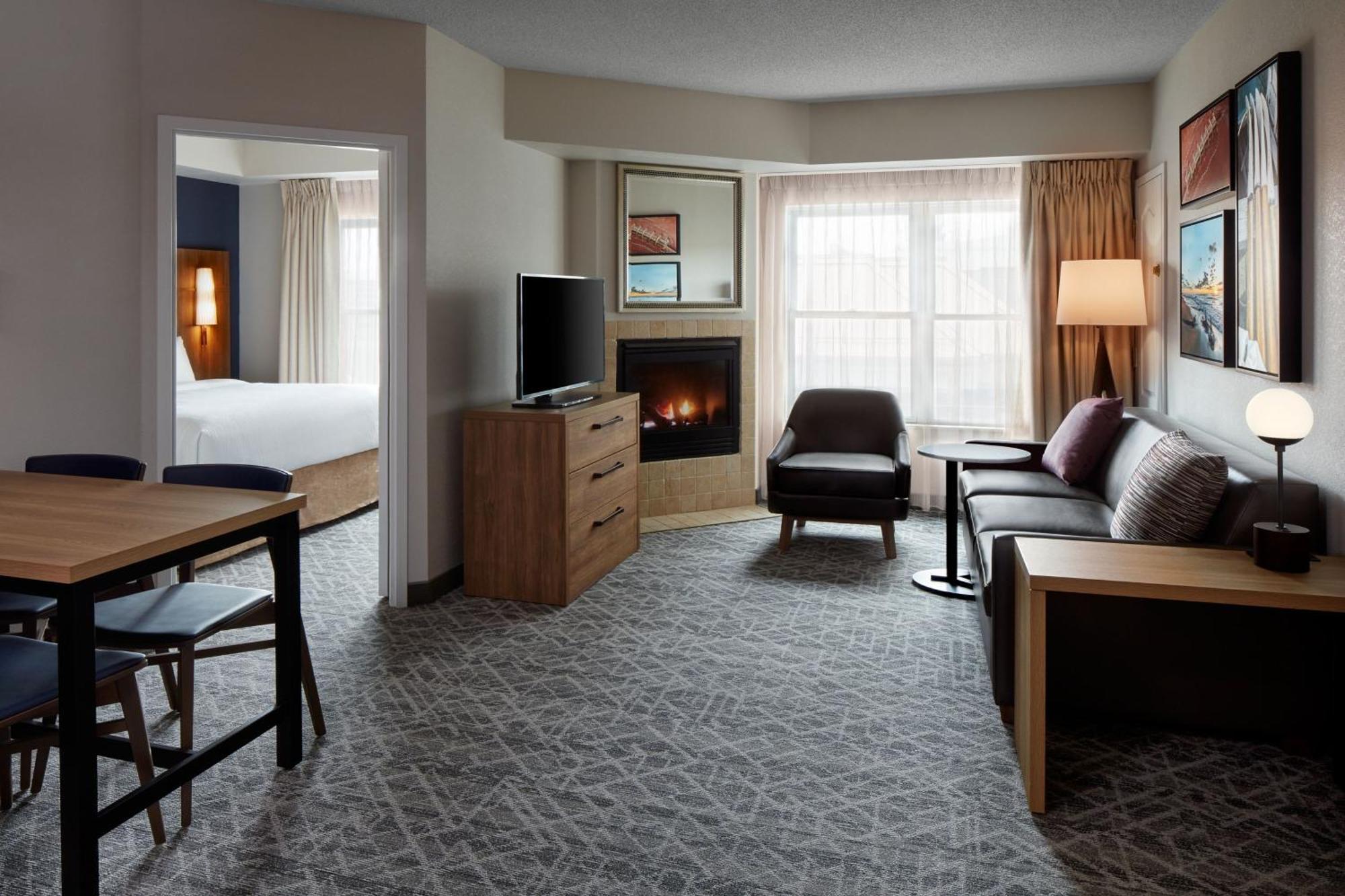 Two-Bedroom Suite,1563320476:JPEG